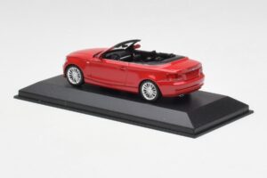 BMW 1 Series E88 Kabriolet Karmazynowy Czerwony Minichamps 1:43 431026230 Metal — zdjęcie 3 z 5