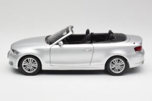 BMW 135i E88 Kabriolet Titan Srebrny Kyosho 1:18 80430427021 Metal — zdjęcie 4 z 8