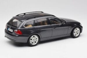 BMW 330i E91 Touring Ciemnoszary Kyosho 1:18 80430394360 Metal — zdjęcie 3 z 8
