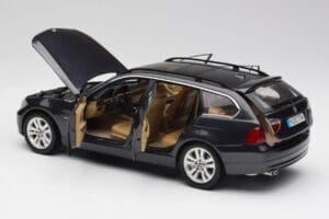 BMW 330i E91 Touring Ciemnoszary Kyosho 1:18 80430394360 Metal — zdjęcie 5 z 8