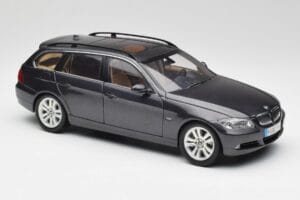 BMW 330i E91 Touring Ciemnoszary Kyosho 1:18 80430394360 Metal — zdjęcie 6 z 8