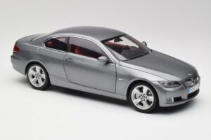 BMW 330i E92 Coupe Szary Metalik Kyosho 1:18 80430407220 Metal — zdjęcie 6 z 8
