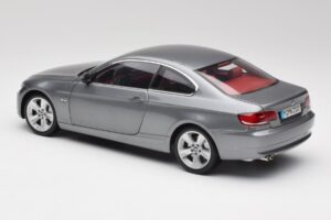 BMW 330i E92 Coupe Szary Metalik Kyosho 1:18 80430407220 Metal — zdjęcie 7 z 8