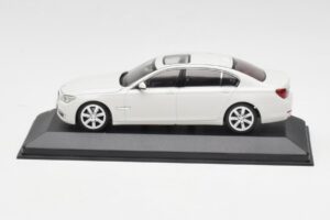 BMW 750Li F02 Biały Minichamps 1:43 80420445201 Metal