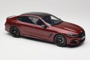 BMW M850i G15 M Performance Melbourne Red Metallic GT Spirit 1:18 GT493 Żywica — zdjęcie 4 z 6