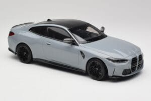 BMW M4 G82 Brooklyn Szary Minichamps 1:18 155020124 Metal — zdjęcie 4 z 6