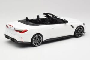 BMW M4 G82 Kabriolet Alpine White Minichamps 1:18 155021031 Metal — zdjęcie 2 z 6