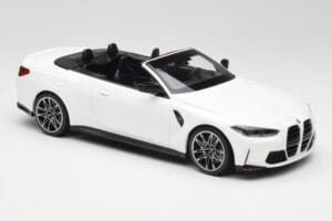 BMW M4 G82 Kabriolet Alpine White Minichamps 1:18 155021031 Metal — zdjęcie 4 z 6
