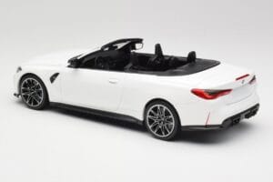 BMW M4 G82 Kabriolet Alpine White Minichamps 1:18 155021031 Metal — zdjęcie 5 z 6