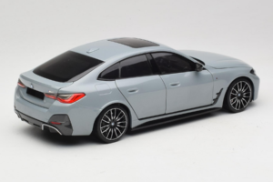 BMW i4 G26 Grey Metallic Minichamps 1:18 110023010 Metal — zdjęcie 3 z 8
