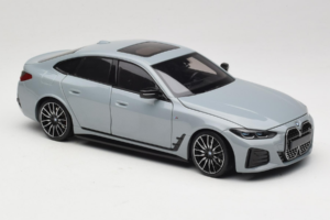 BMW i4 G26 Grey Metallic Minichamps 1:18 110023010 Metal — zdjęcie 6 z 8