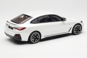 BMW i4 M50 G26 Mineral Biały Metaliczny Otto 1:18 OT1074 Żywica — zdjęcie 2 z 6