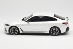 BMW i4 M50 G26 Mineral Biały Metaliczny Otto 1:18 OT1074 Żywica — zdjęcie 3 z 6