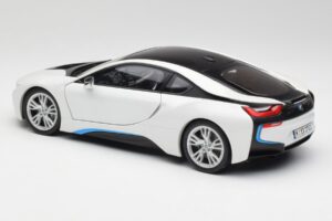 BMW i8 Crystal Biały Paragon 1:18 80432336841 Metal — zdjęcie 7 z 8
