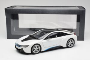 BMW i8 Crystal Biały Paragon 1:18 80432336841 Metal — zdjęcie 8 z 8