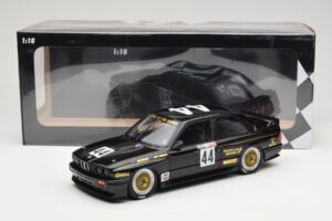 BMW M3 E30 JPS Team BMW #44 J. Richards / T. Longhurst Class Winners Bathurst 1000 1987 Minichamps 1:18 155872044 Metal — zdjęcie 6 z 6
