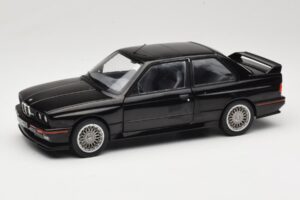 BMW M3 E30 Sport Evo Czarny Solido 1:18 S1801501 Metal