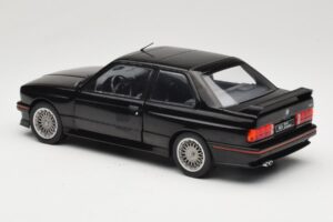 BMW M3 E30 Sport Evo Czarny Solido 1:18 S1801501 Metal — zdjęcie 7 z 8