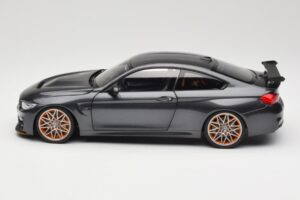 BMW M4 F82 GTS Mineral Grey Metallic Minichamps 1:18 110025222 Metal — zdjęcie 4 z 8