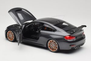 BMW M4 F82 GTS Mineral Grey Metallic Minichamps 1:18 110025222 Metal — zdjęcie 5 z 8