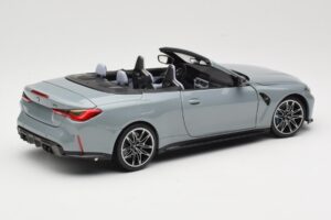 BMW M4 G83 Kabriolet Grey Metallic Minichamps 1:18 110021032 Metal — zdjęcie 3 z 8