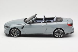BMW M4 G83 Kabriolet Grey Metallic Minichamps 1:18 110021032 Metal — zdjęcie 4 z 8