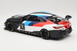 BMW M4 G82 GT4 #1 Presentation 2022 Otto 1:18 OT1228 Żywica — zdjęcie 5 z 6