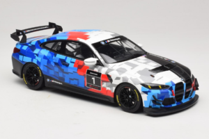 BMW M4 GT4 #1 Presentation 2024 Otto 1:18 OT1125 Żywica — zdjęcie 4 z 6