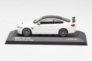 BMW M4 GTS F82 Biały Z Szarymi Felgami Minichamps 1:43 410025221 Metal