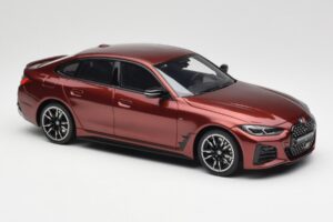 BMW M440i G26 Gran Coupe Aventurine Czerwony Otto 1:18 OT1075 Żywica — zdjęcie 4 z 6