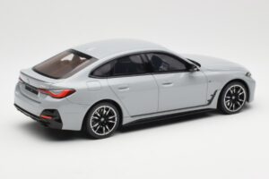 BMW M440i G26 Gran Coupe Brooklyn Szary Metaliczny Otto 1:18 OT454 Żywica — zdjęcie 2 z 6