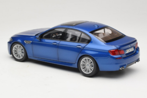 BMW M5 F10 Monte Carlo Blue Paragon 1:18 80432186352 Metal — zdjęcie 7 z 8
