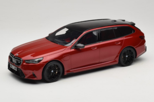 BMW M5 G99 Touring Fire Red GT Spirit 1:18 GT964 Żywica
