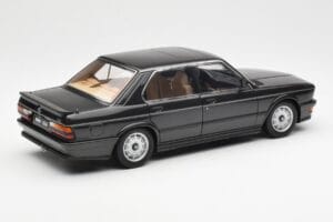 BMW M535i E28 Diamond Czarny AUTOart 1:18 75162 Metal — zdjęcie 3 z 8