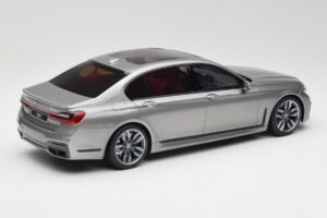BMW M760i G12 V12 Final Edition Szary GT Spirit 1:18 GT478 Żywica — zdjęcie 2 z 6