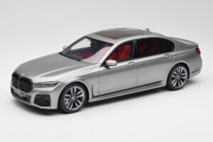 BMW M760i G12 V12 Final Edition Szary GT Spirit 1:18 GT478 Żywica
