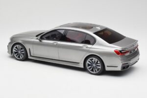 BMW M760i G12 V12 Final Edition Szary GT Spirit 1:18 GT478 Żywica — zdjęcie 5 z 6
