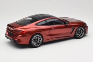 BMW M8 F91 Convertible Storm Bay Metallic Minichamps 1:18 110029020 Metal — zdjęcie 3 z 8
