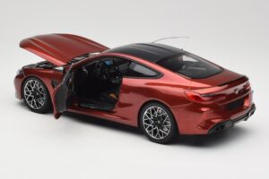 BMW M8 F91 Convertible Storm Bay Metallic Minichamps 1:18 110029020 Metal — zdjęcie 5 z 8