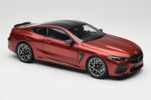 BMW M8 F91 Convertible Storm Bay Metallic Minichamps 1:18 110029020 Metal — zdjęcie 6 z 8