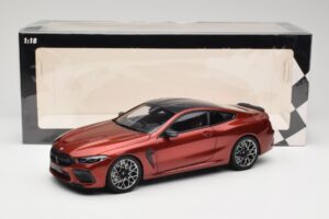 BMW M8 F91 Convertible Storm Bay Metallic Minichamps 1:18 110029020 Metal — zdjęcie 8 z 8