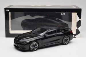 BMW M8 F92 Czarny Szafir Minichamps 1:18 110029021 Metal — zdjęcie 8 z 8