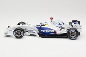 BMW Sauber F1.06 #16 N. Heidfeld Launch Version 2006 Minichamps 1:18 80430413183 Metal — zdjęcie 3 z 6