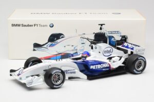 BMW Sauber F1.06 #17 J. Villeneuve Launch Version 2006 Minichamps 1:18 80430413184 Metal — zdjęcie 6 z 6