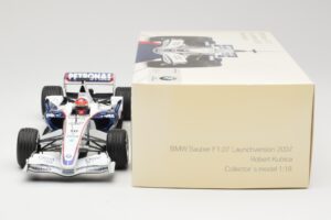 BMW Sauber F1.07 #10 R. Kubica Launch Version 2007 Minichamps 1:18 80430426995 Metal — zdjęcie 6 z 7