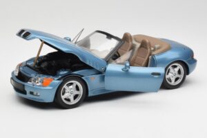BMW Z3 E36/7 James Bond Goldeneye Niebieski Metallic UT Models 1:18 180024336 Metal — zdjęcie 2 z 8