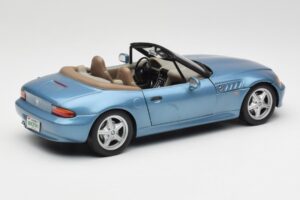 BMW Z3 E36/7 James Bond Goldeneye Niebieski Metallic UT Models 1:18 180024336 Metal — zdjęcie 3 z 8