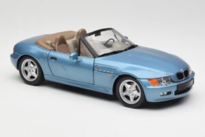 BMW Z3 E36/7 James Bond Goldeneye Niebieski Metallic UT Models 1:18 180024336 Metal — zdjęcie 6 z 8