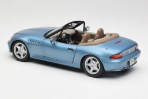 BMW Z3 E36/7 James Bond Goldeneye Niebieski Metallic UT Models 1:18 180024336 Metal — zdjęcie 7 z 8