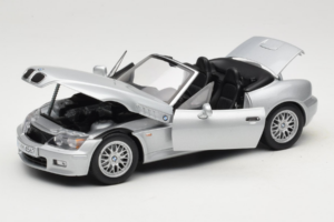 BMW Z3 Roadster 1.8 Srebrny Edycja Dealerska UT Models 1:18 80439411712 Metal — zdjęcie 2 z 8
